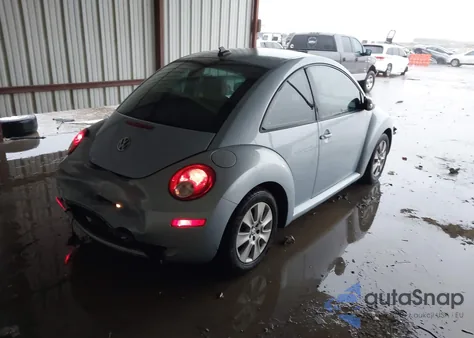 2010 Volkswagen New Beetle 2.5L from USA, damaged, VIN 3VWPW3AG1AM022773